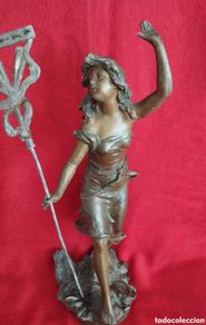 Arte: Antigua Figura Calamina.